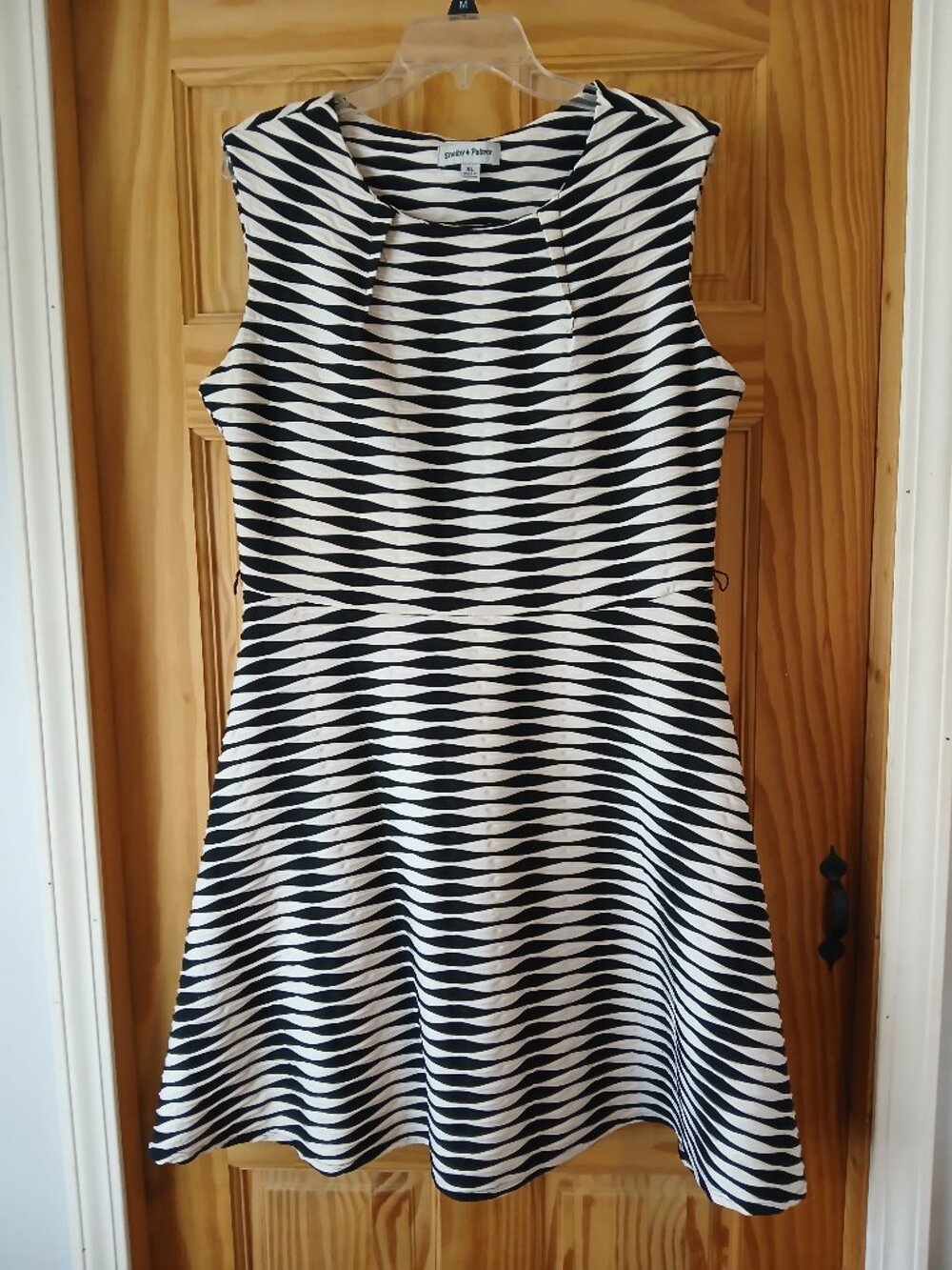 Shelby & Palmer XL Black/White Geometric Fit and Flare Dress